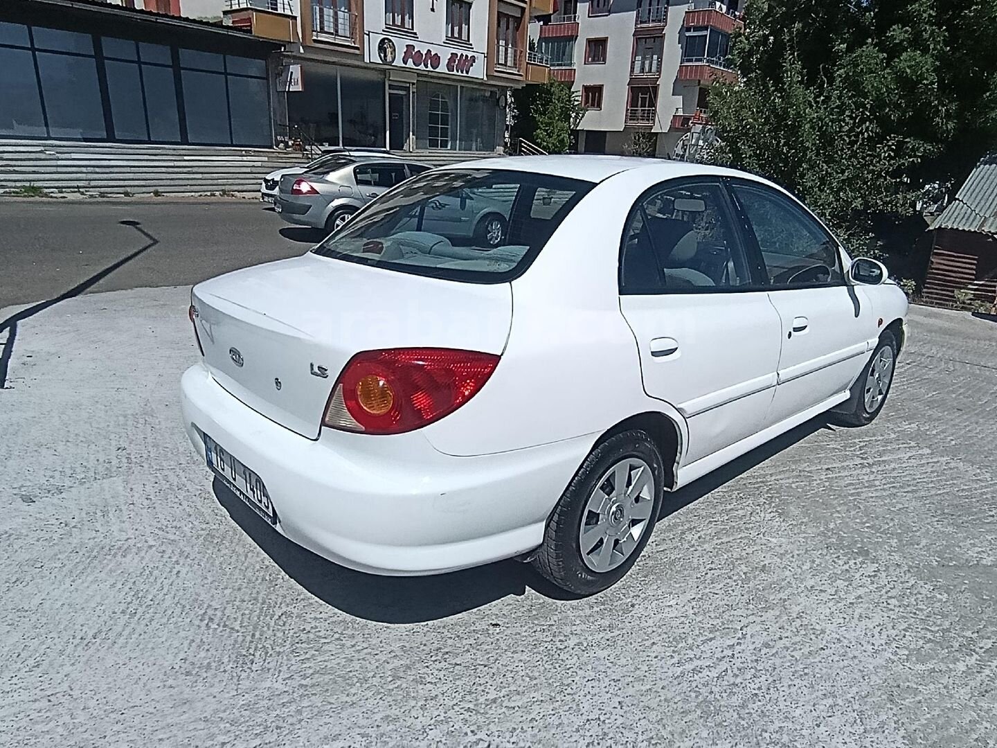 Sahibinden Kia Rio 1.3 Trend 2003 Model Bingöl 201.000 km Beyaz 6