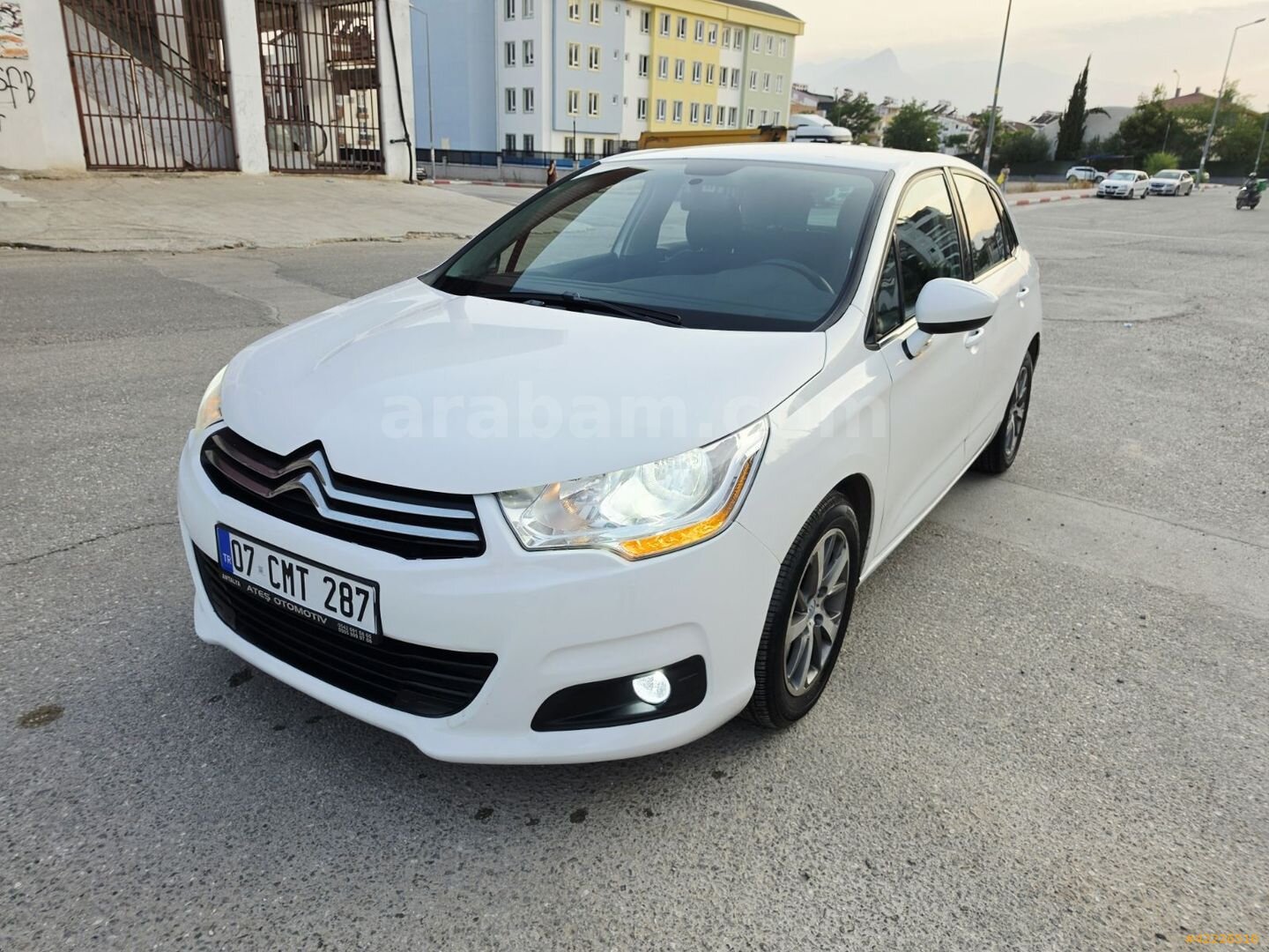 Galeriden Citroen C4 1.6 e-HDi Confort 2012 Model Antalya 177.000 km Beyaz 1