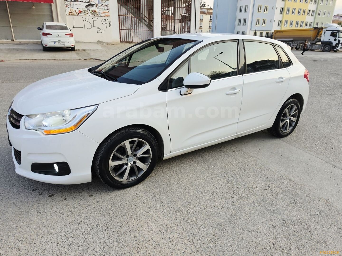 Galeriden Citroen C4 1.6 e-HDi Confort 2012 Model Antalya 177.000 km Beyaz 4