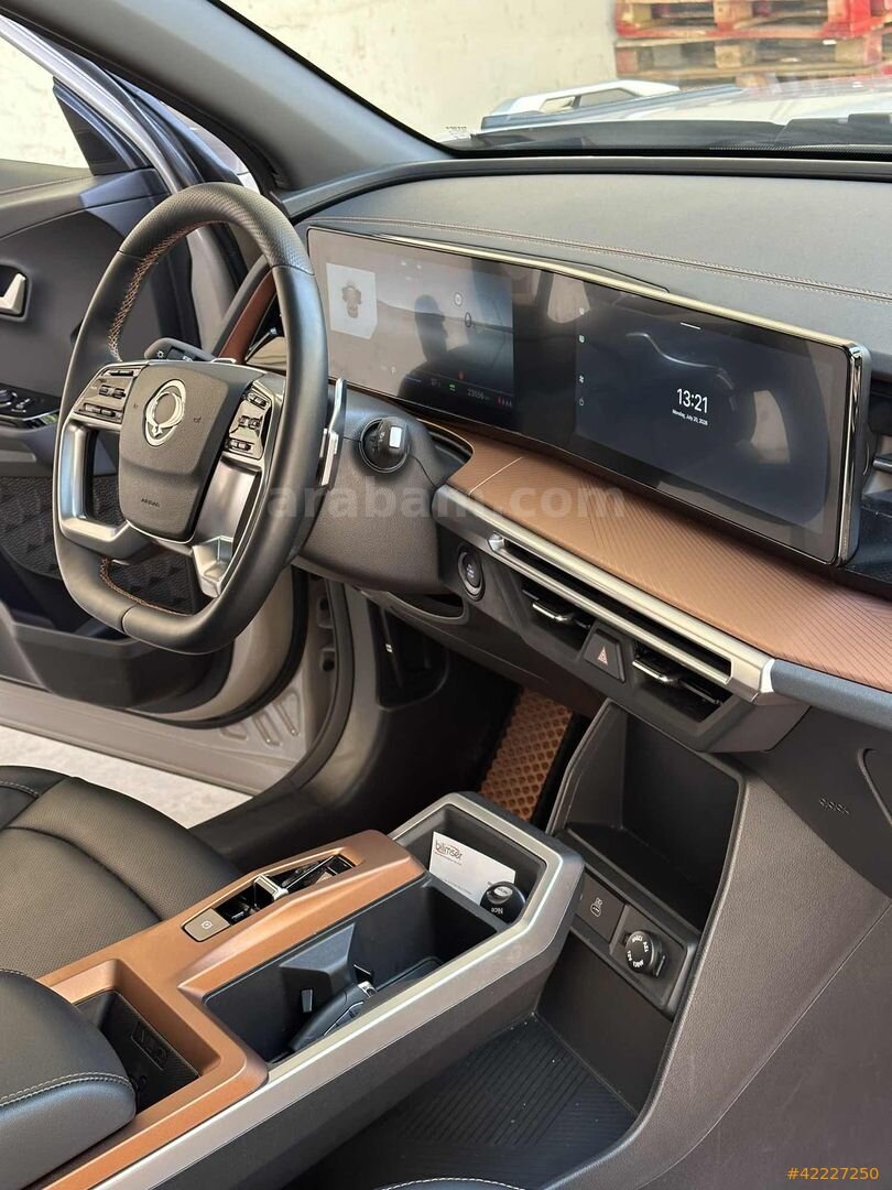Galeriden KGM SsangYong Torres EVX 4x2 2025 Model İzmir 23.000 km Bej 5