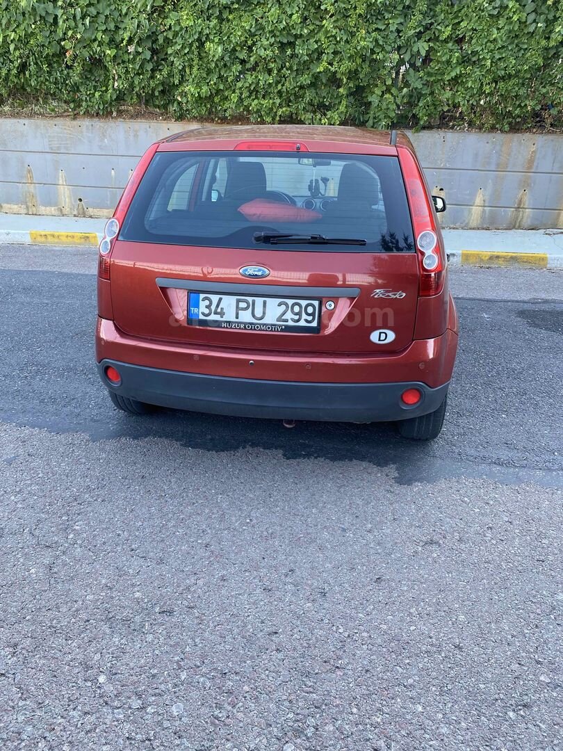 Sahibinden Ford Fiesta 1.6 Comfort 2006 Model İstanbul 171.000 km Kırmızı 6