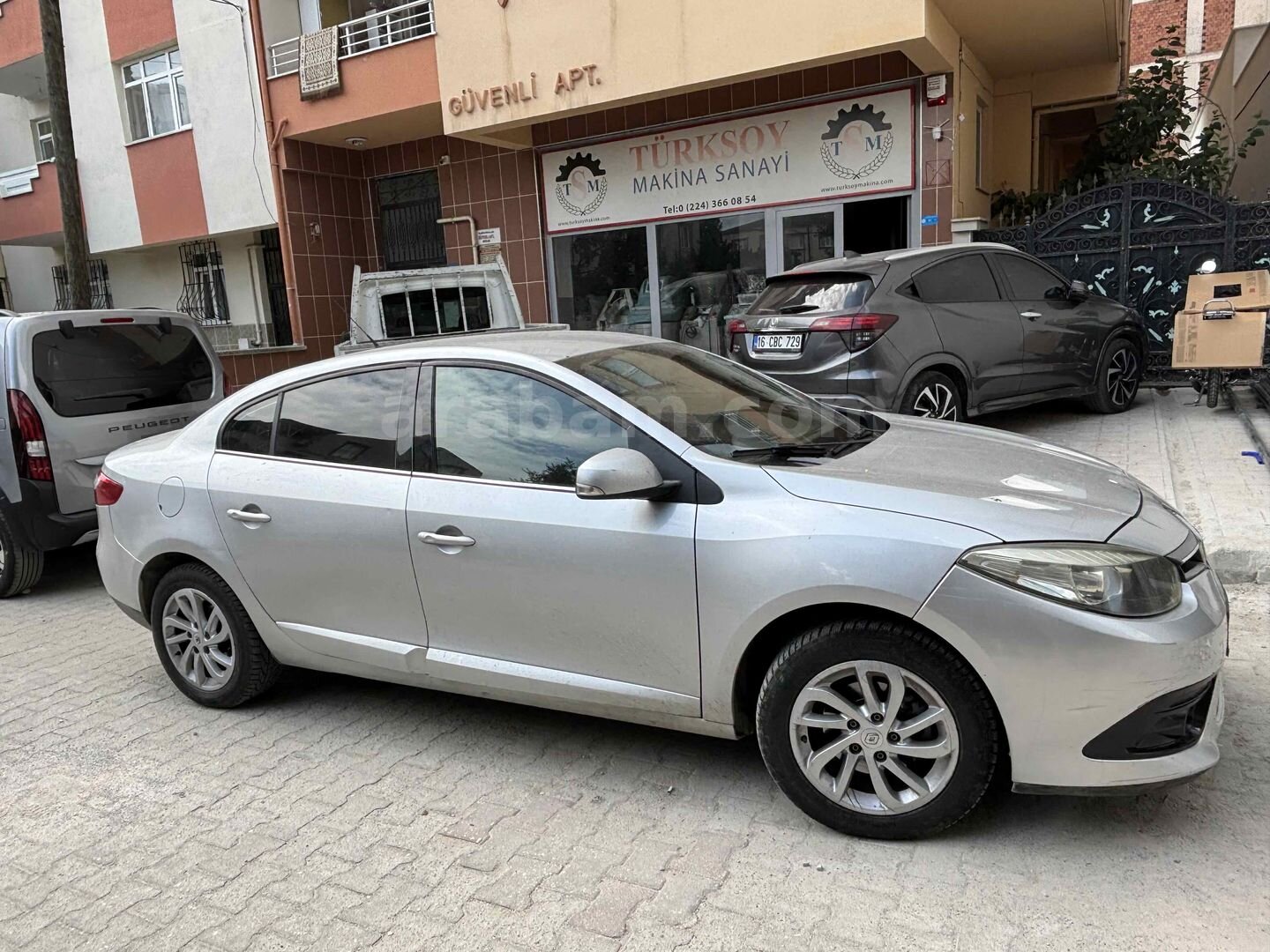 Sahibinden Renault Fluence 1.5 dCi Touch Plus 2013 Model Bursa 220.000 km Gri 4