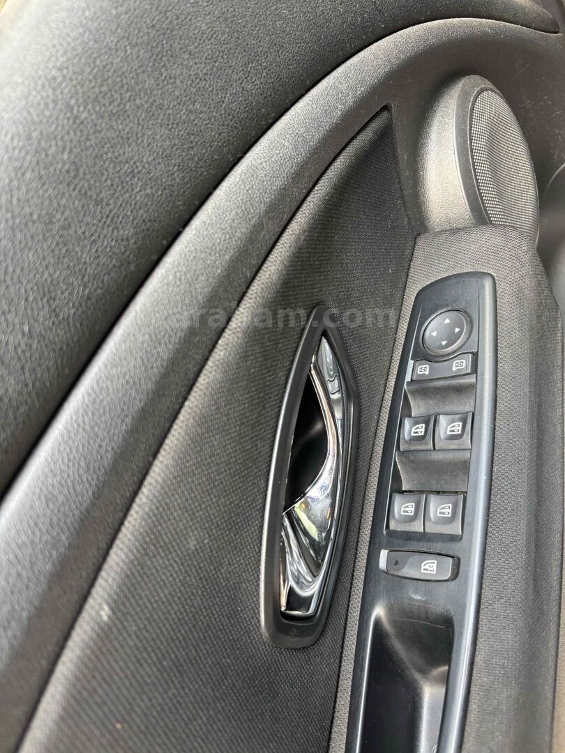 Sahibinden Renault Fluence 1.5 dCi Touch Plus 2013 Model Bursa 220.000 km Gri 7