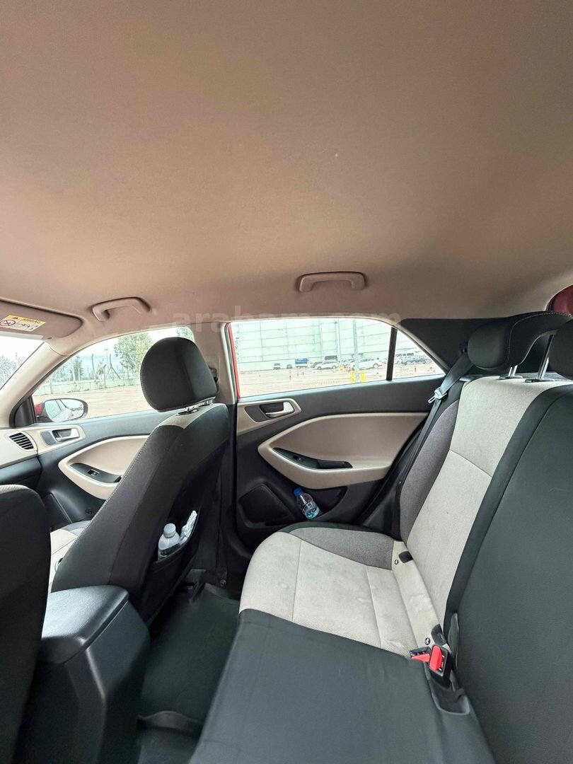 Sahibinden Hyundai i20 1.2 MPI Style 2015 Model Konya 132.000 km Kırmızı 6