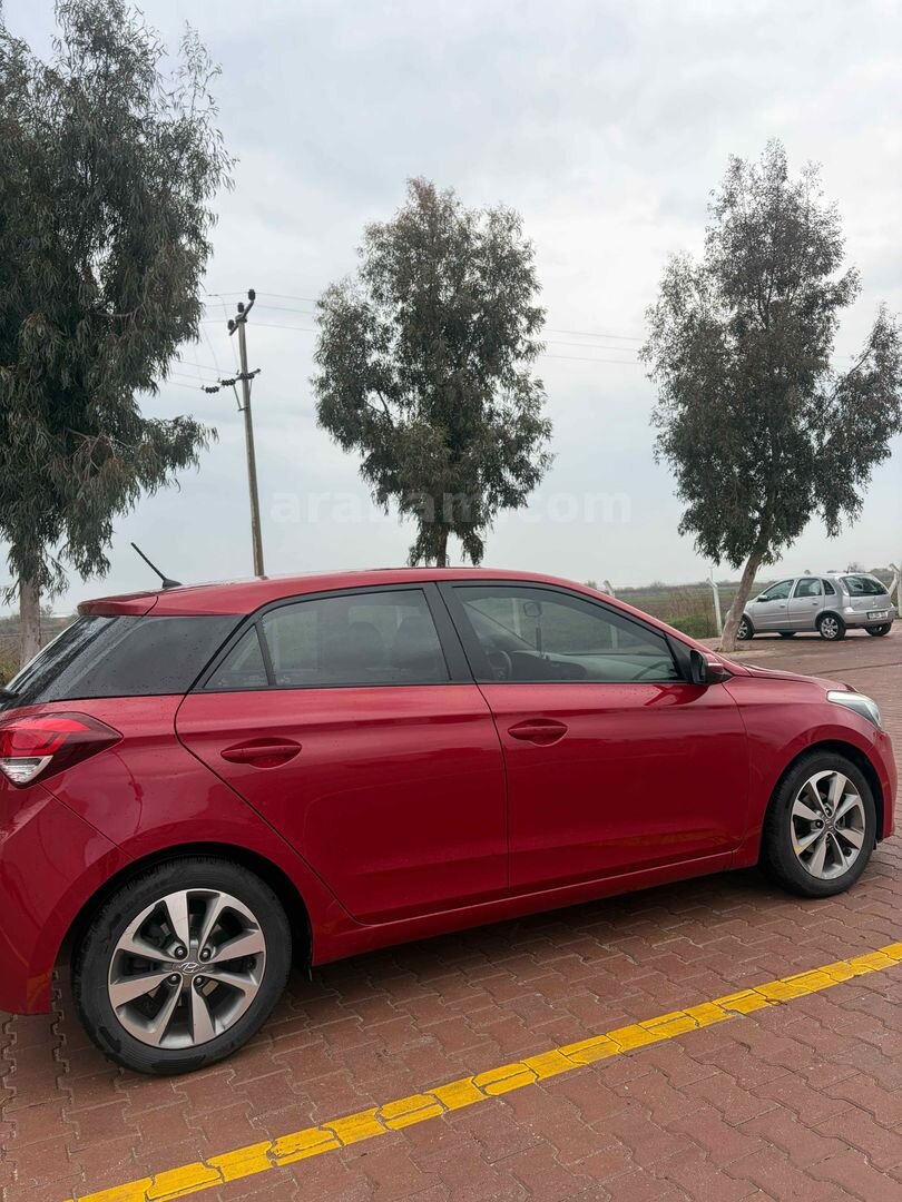 Sahibinden Hyundai i20 1.2 MPI Style 2015 Model Konya 132.000 km Kırmızı 4