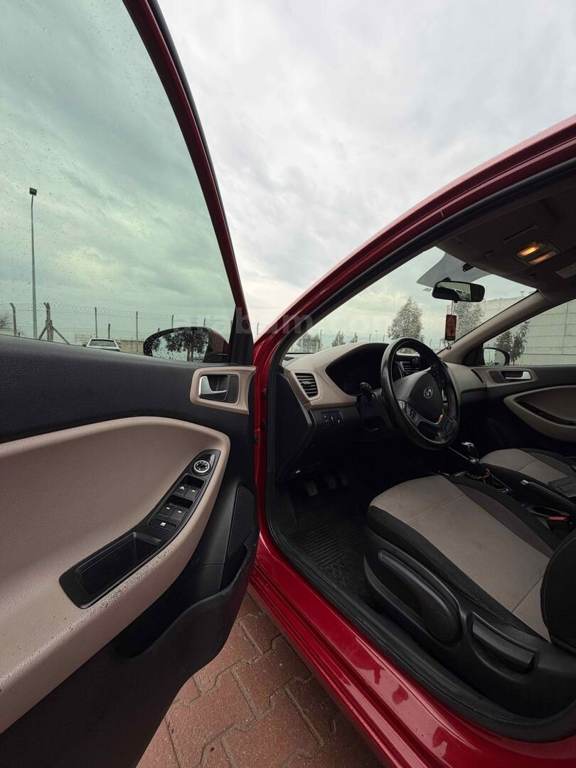 Sahibinden Hyundai i20 1.2 MPI Style 2015 Model Konya 132.000 km Kırmızı 7
