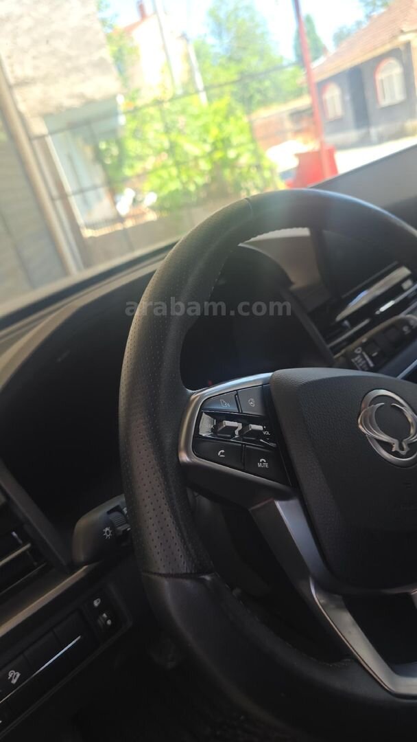 Sahibinden KGM SsangYong Musso Grand 2.2 D Platinum 2024 Model Bursa 15.000 km Siyah 3