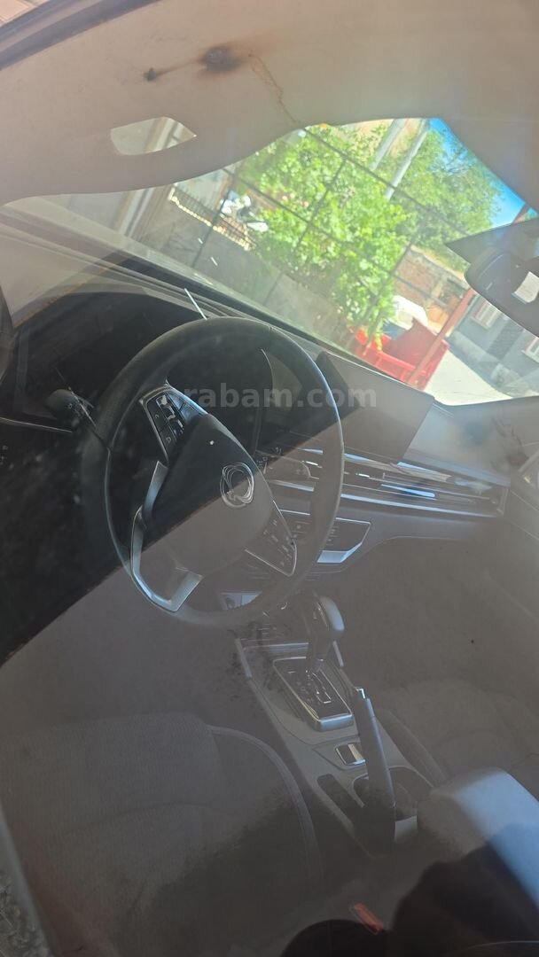 Sahibinden KGM SsangYong Musso Grand 2.2 D Platinum 2024 Model Bursa 15.000 km Siyah 4