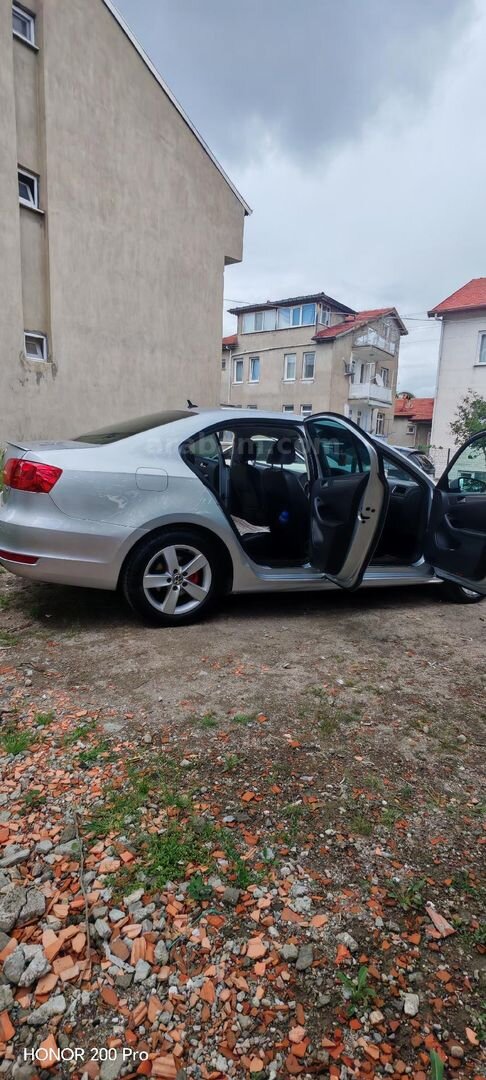 Sahibinden Volkswagen Jetta 1.6 TDi Comfortline 2012 Model Isparta 235.000 km Gri (Gümüş) 4