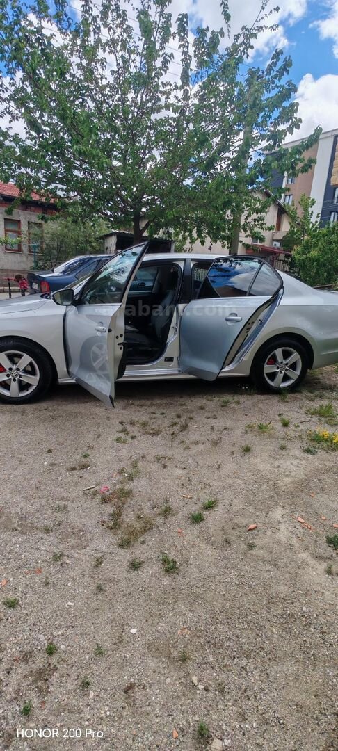 Sahibinden Volkswagen Jetta 1.6 TDi Comfortline 2012 Model Isparta 235.000 km Gri (Gümüş) 3