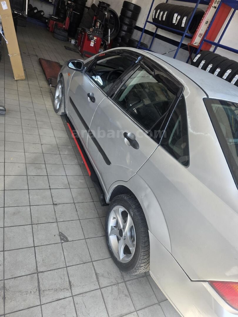 Sahibinden Ford Focus 1.6 Ambiente 2001 Model Diyarbakır 301.650 km Gri 5