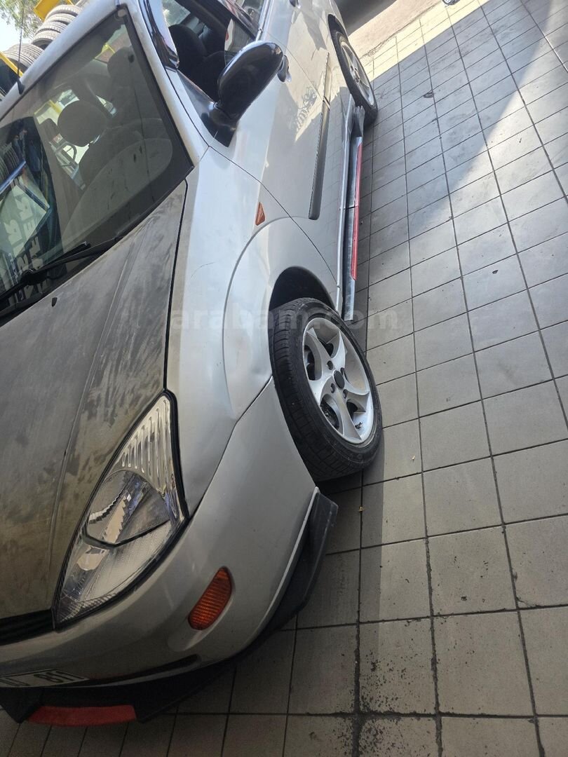 Sahibinden Ford Focus 1.6 Ambiente 2001 Model Diyarbakır 301.650 km Gri 6