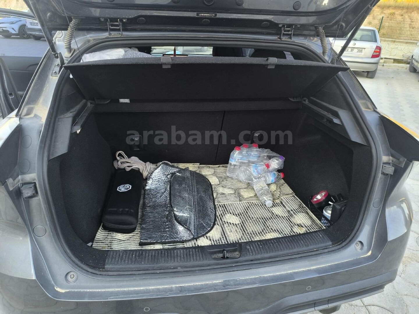 Sahibinden MG MG4 Comfort 2023 Model Denizli 75.000 km Füme 4
