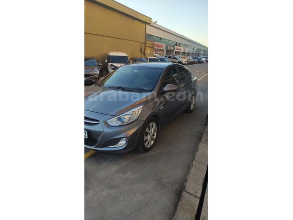 Sahibinden Hyundai Accent Blue 1.4 CVVT Mode Plus 2015 Model