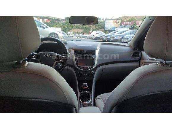 Sahibinden Hyundai Accent Blue 1.4 CVVT Mode Plus 2015 Model