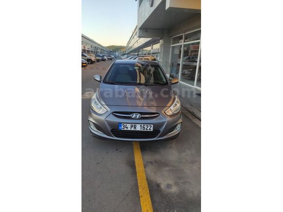 Sahibinden Hyundai Accent Blue 1.4 CVVT Mode Plus 2015 Model