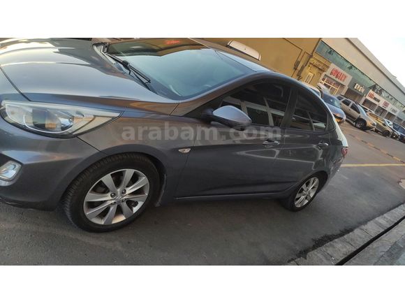 Sahibinden Hyundai Accent Blue 1.4 CVVT Mode Plus 2015 Model