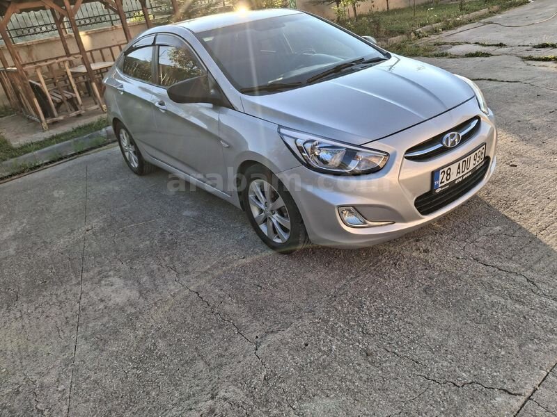 Sahibinden Hyundai Accent Blue 1.6 CRDI Mode Plus 2015 Model Giresun 171.000 km Gri