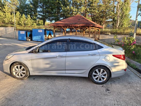 Sahibinden Hyundai Accent Blue 1.6 CRDI Mode Plus 2015 Model Giresun