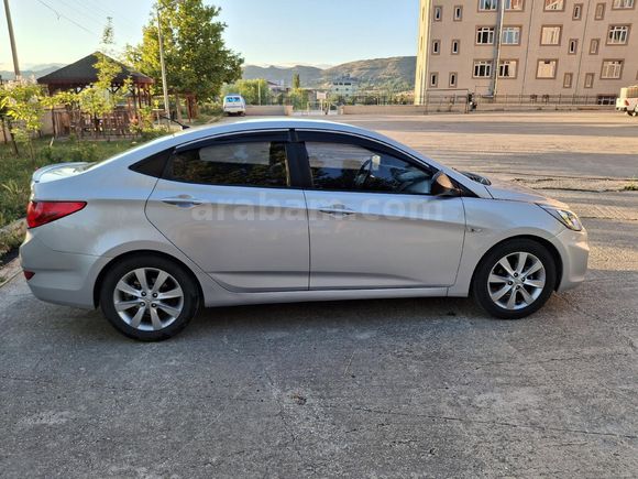 Sahibinden Hyundai Accent Blue 1.6 CRDI Mode Plus 2015 Model Giresun