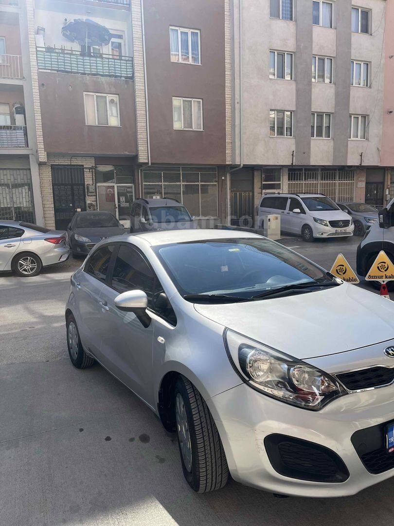 Sahibinden Kia Rio 1.4 CRDi Natty 2013 Model Eskişehir 211.000 km Gri (Gümüş) 4