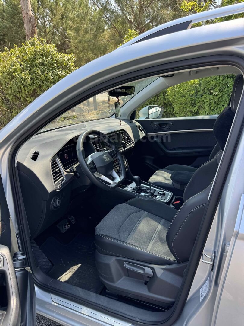 Sahibinden Seat Ateca 1.5 EcoTSI Xperience 2024 Model İzmir 19.800 km Gri (Gümüş) 6