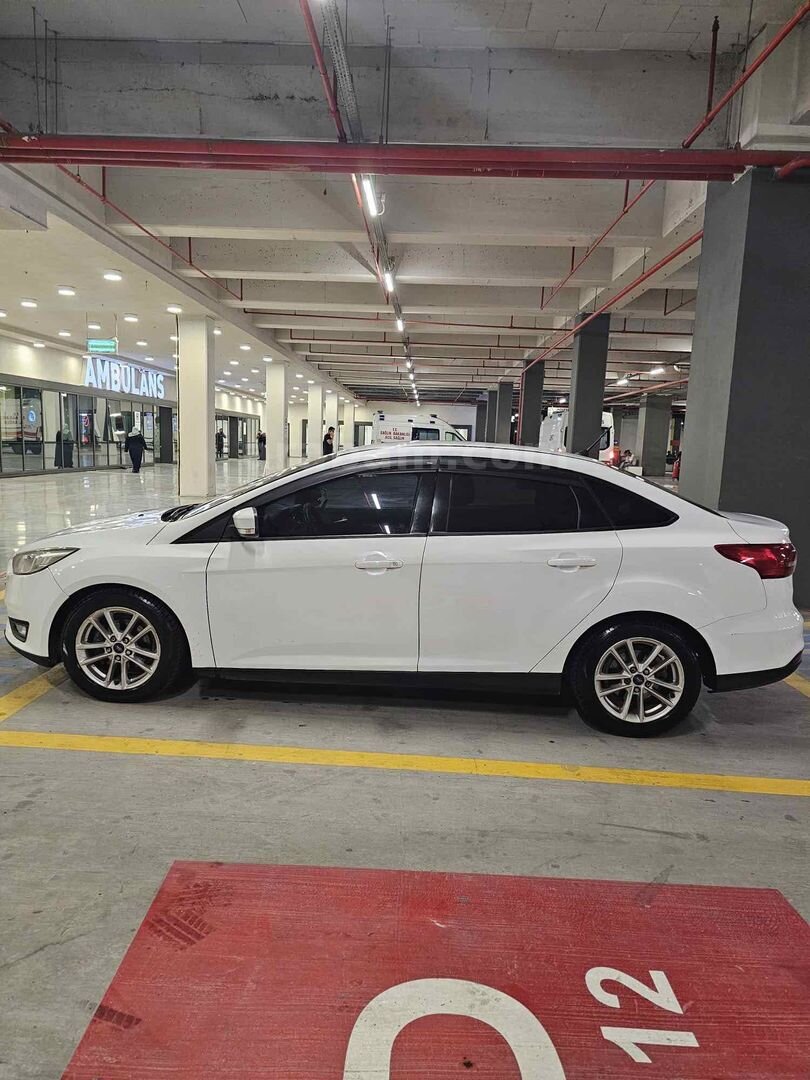 Sahibinden Ford Focus 1.5 TDCi Trend X 2017 Model İstanbul 258.500 km Beyaz 4