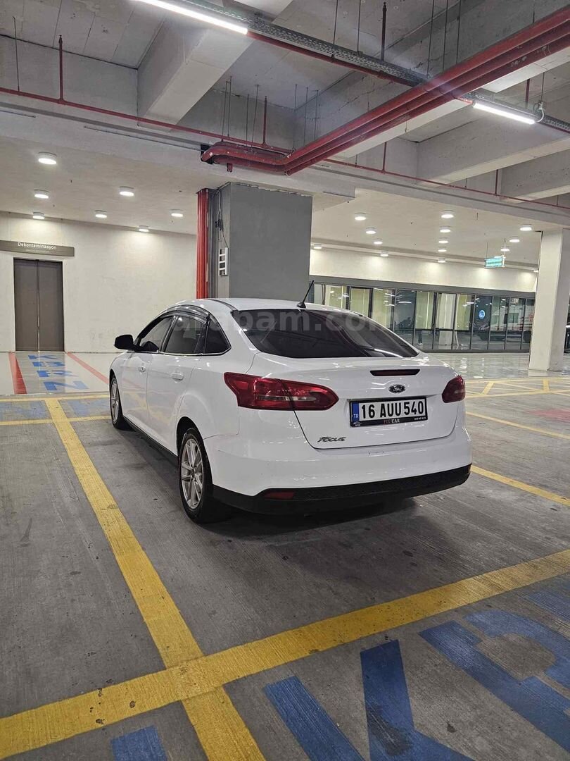 Sahibinden Ford Focus 1.5 TDCi Trend X 2017 Model İstanbul 258.500 km Beyaz 5
