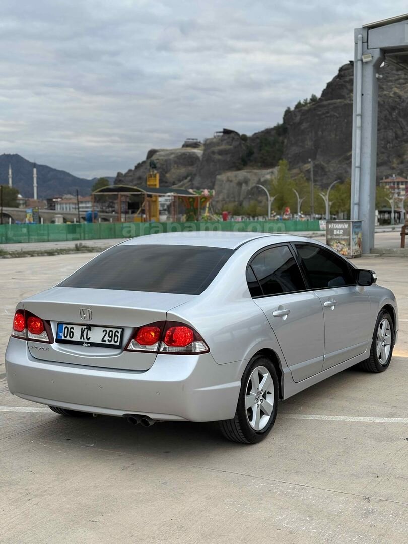 Sahibinden Honda Civic 1.6i VTEC Premium 2009 Model Çorum 193.000 km Gri (Gümüş) 6