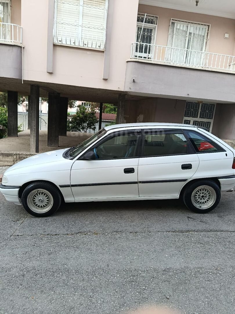 Sahibinden Opel Astra 1.6 GL 1996 Model Mersin 308.000 km Beyaz 2