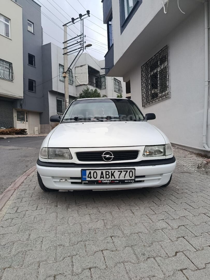 Sahibinden Opel Astra 1.6 GL 1996 Model Mersin 308.000 km Beyaz 4