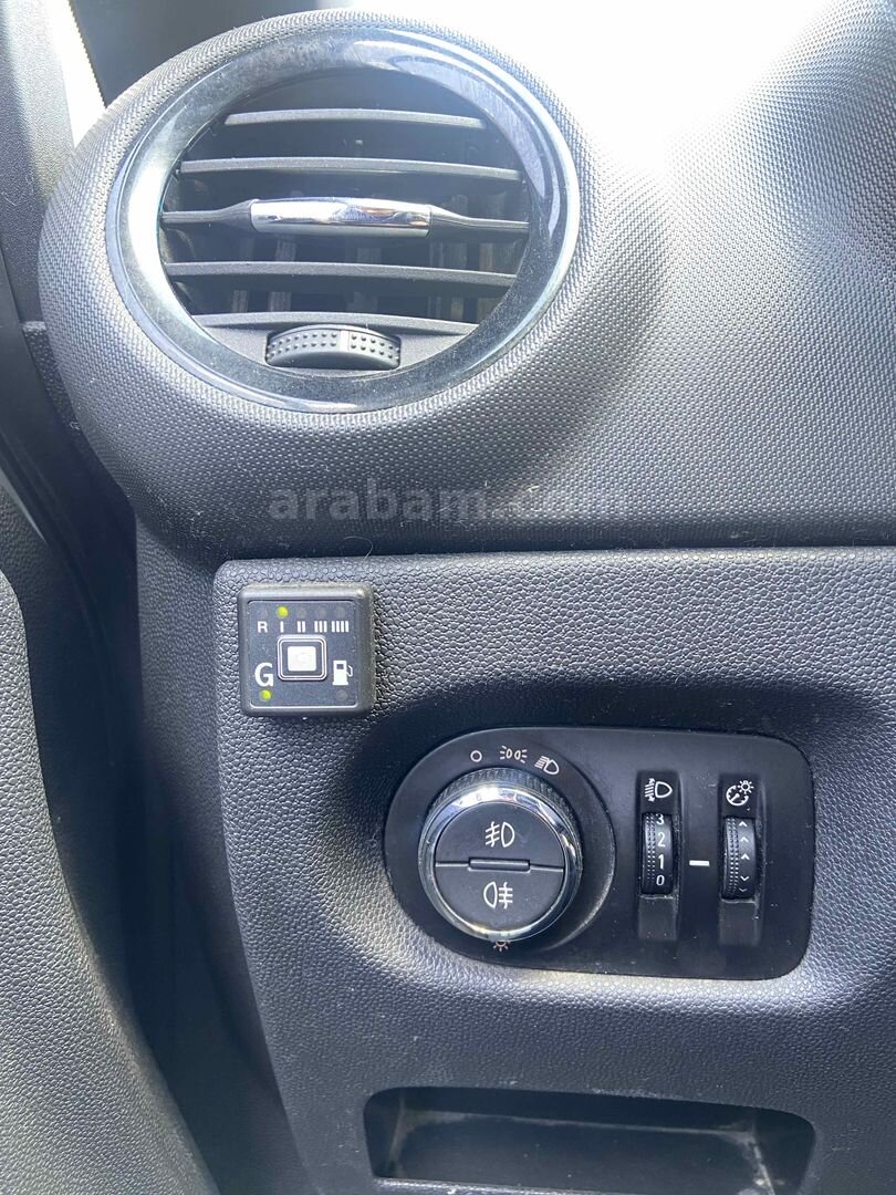 Sahibinden Opel Corsa 1.4 Twinport Essentia 2013 Model Ankara 175.000 km Beyaz 5