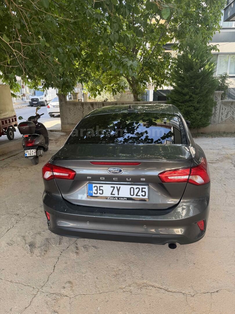 Sahibinden Ford Focus 1.5 TDCi Trend X 2020 Model İzmir 155.000 km Füme 5