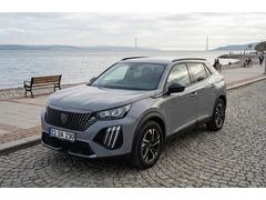 Nardo Gri'nin En Yakışıklısı | Cam Tavanlı 2025 Peugeot 2008 Hybrid Allure