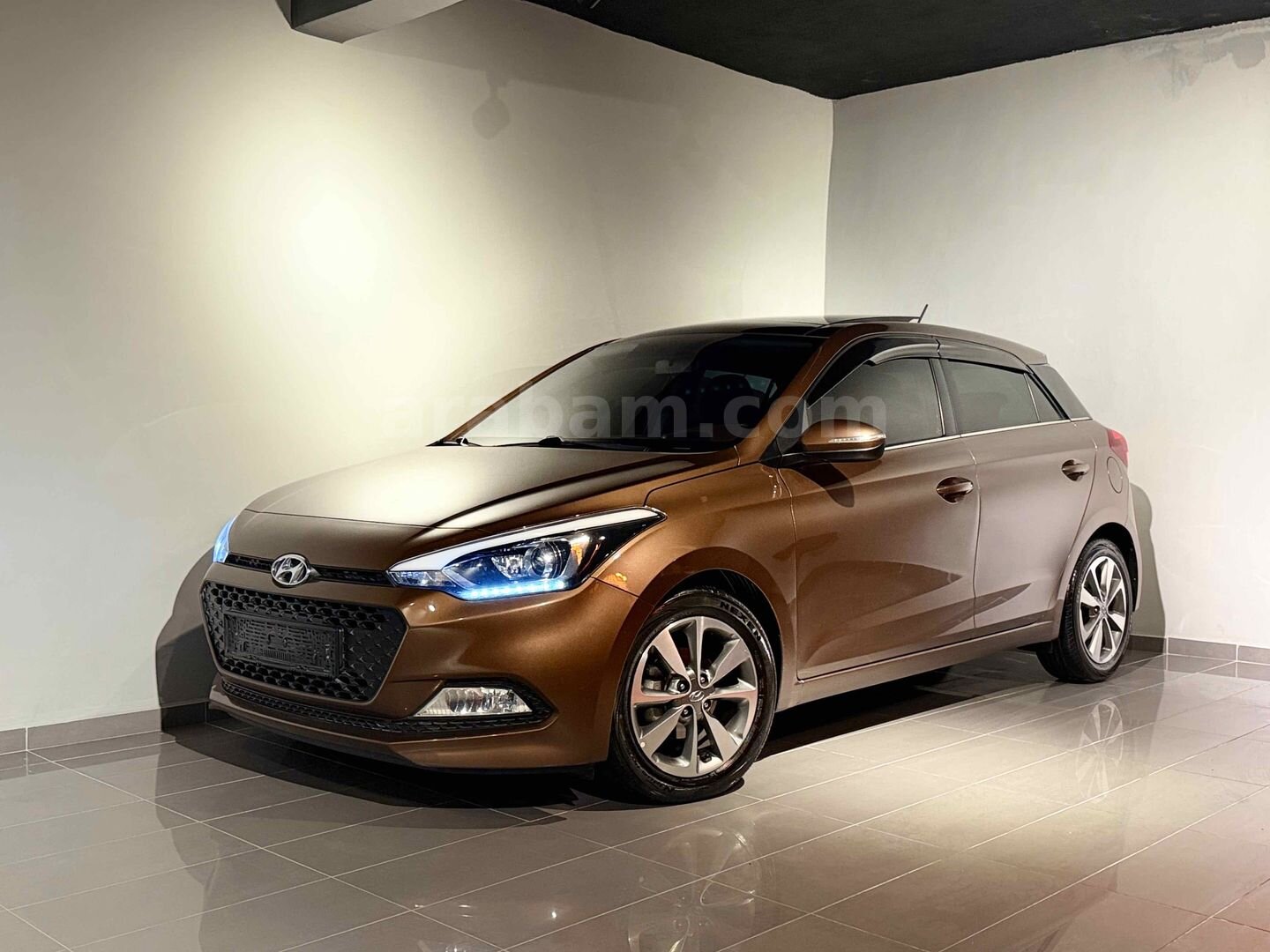 Sahibinden Hyundai i20 1.2 MPI Style 2015 Model Gümüşhane 93.000 km Kahverengi 1