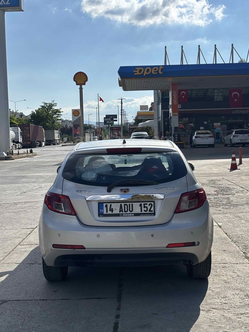 Sahibinden Geely Emgrand 1.5 GSL Premium SR 2012 Model Bolu 202.000 km Gri 6