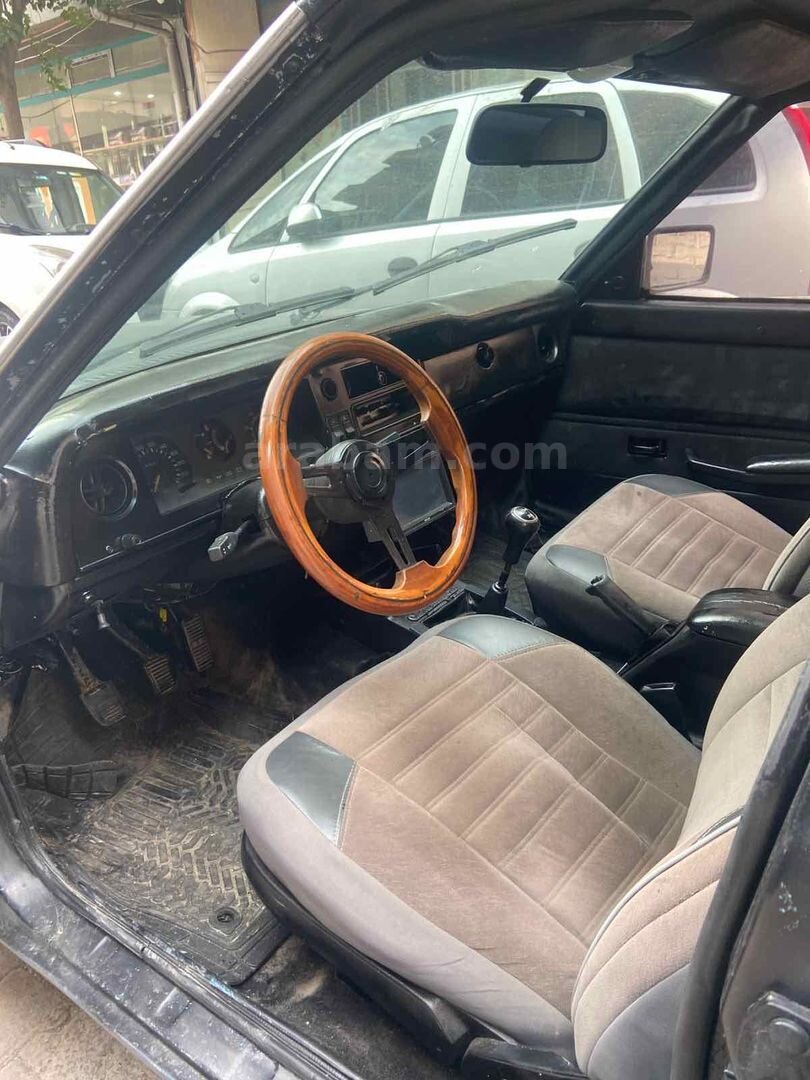 Sahibinden Ford Taunus 2.0 GLS 1986 Model İstanbul 300.000 km Mavi 4