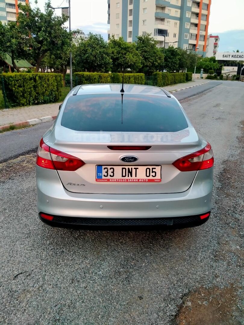 Sahibinden Ford Focus 1.6 TDCi Trend X 2013 Model Mersin 166.000 km Gri (Gümüş) 3