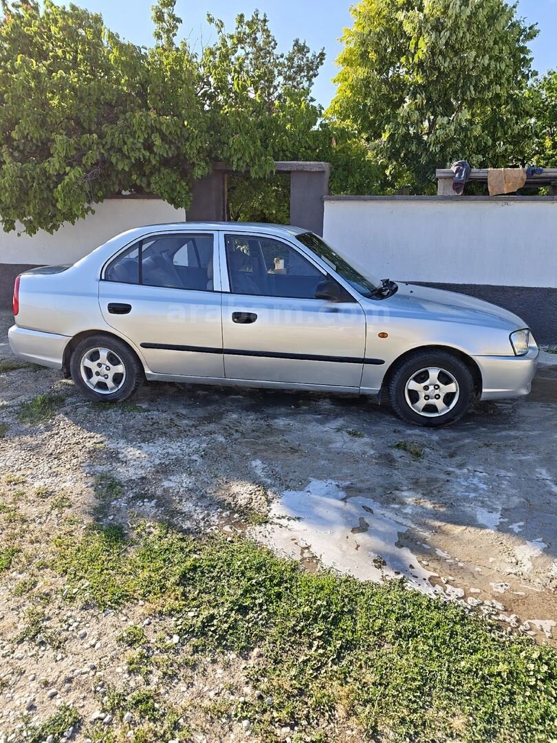 Sahibinden Hyundai Accent 1.3 LX 2000 Model Konya 310.000 km Gri 4
