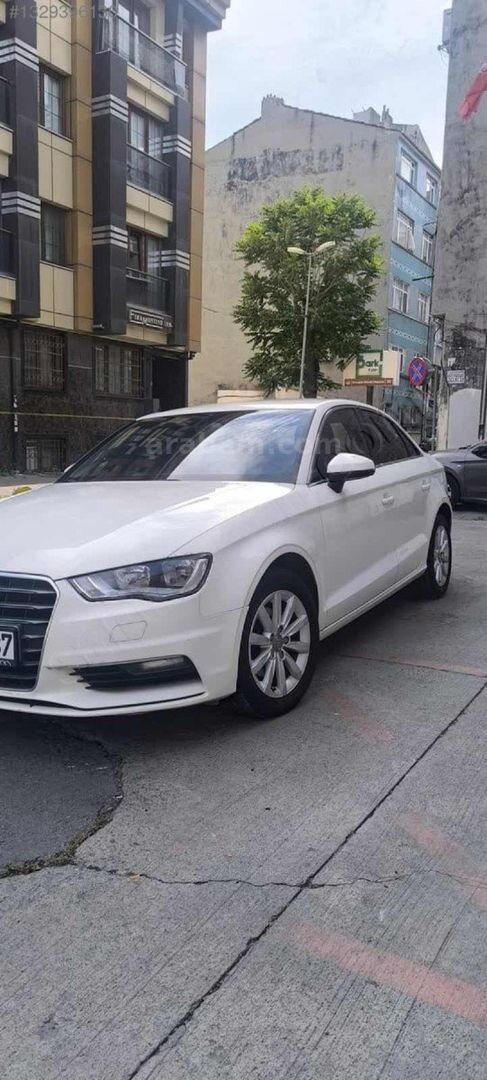 Galeriden Audi A3 Sedan 1.6 TDI Attraction 2014 Model İzmir 226.000 km Beyaz 2