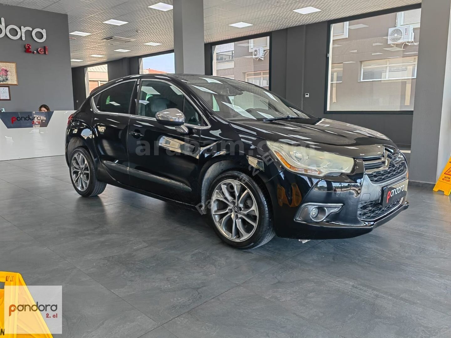 Galeriden DS Automobiles DS4 1.6 e-HDi D-Sport 2012 Model İzmir 326.600 km Siyah 4