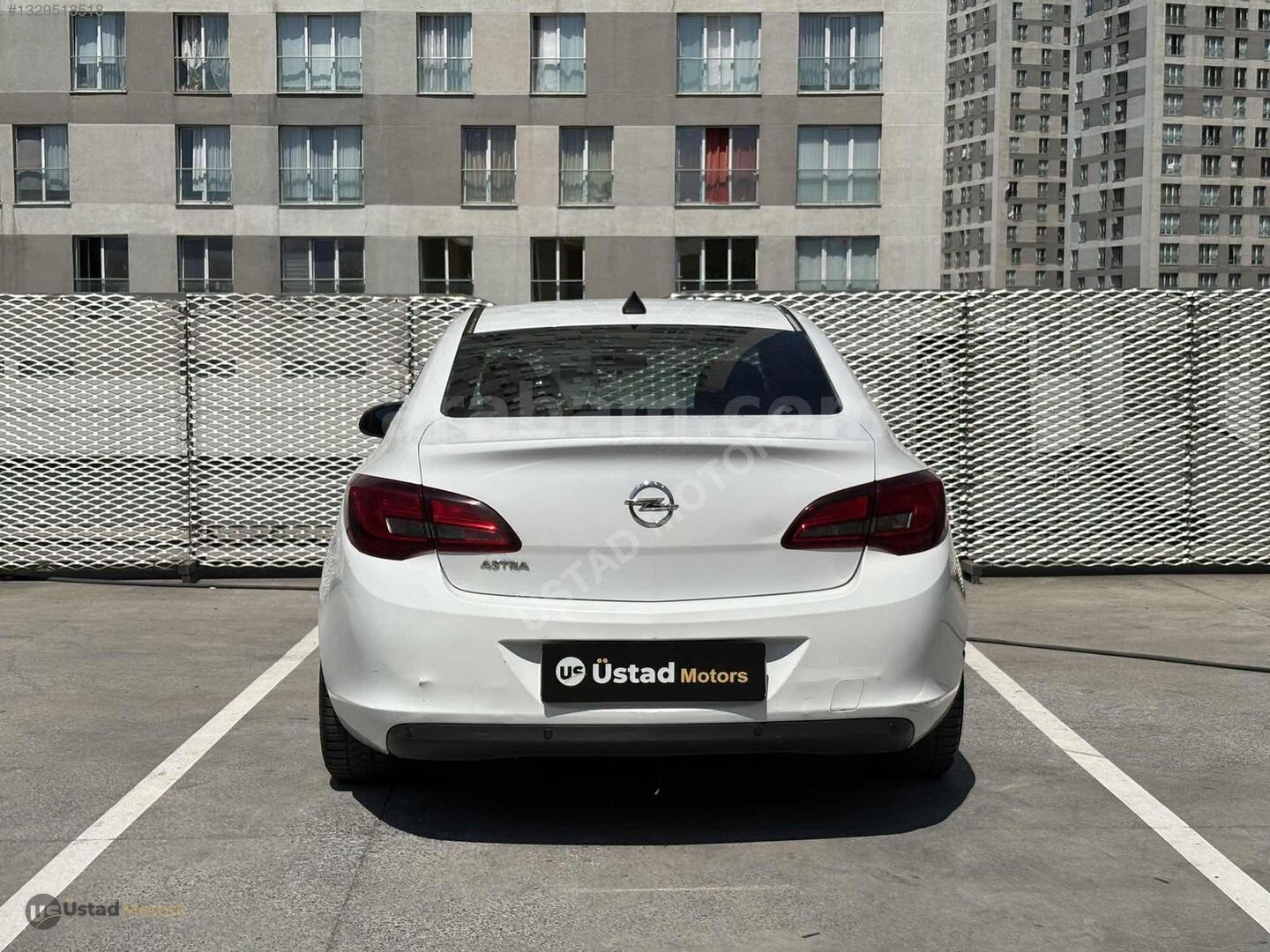 Galeriden Opel Astra 1.6 Edition 2015 Model İstanbul 154.000 km Beyaz 5
