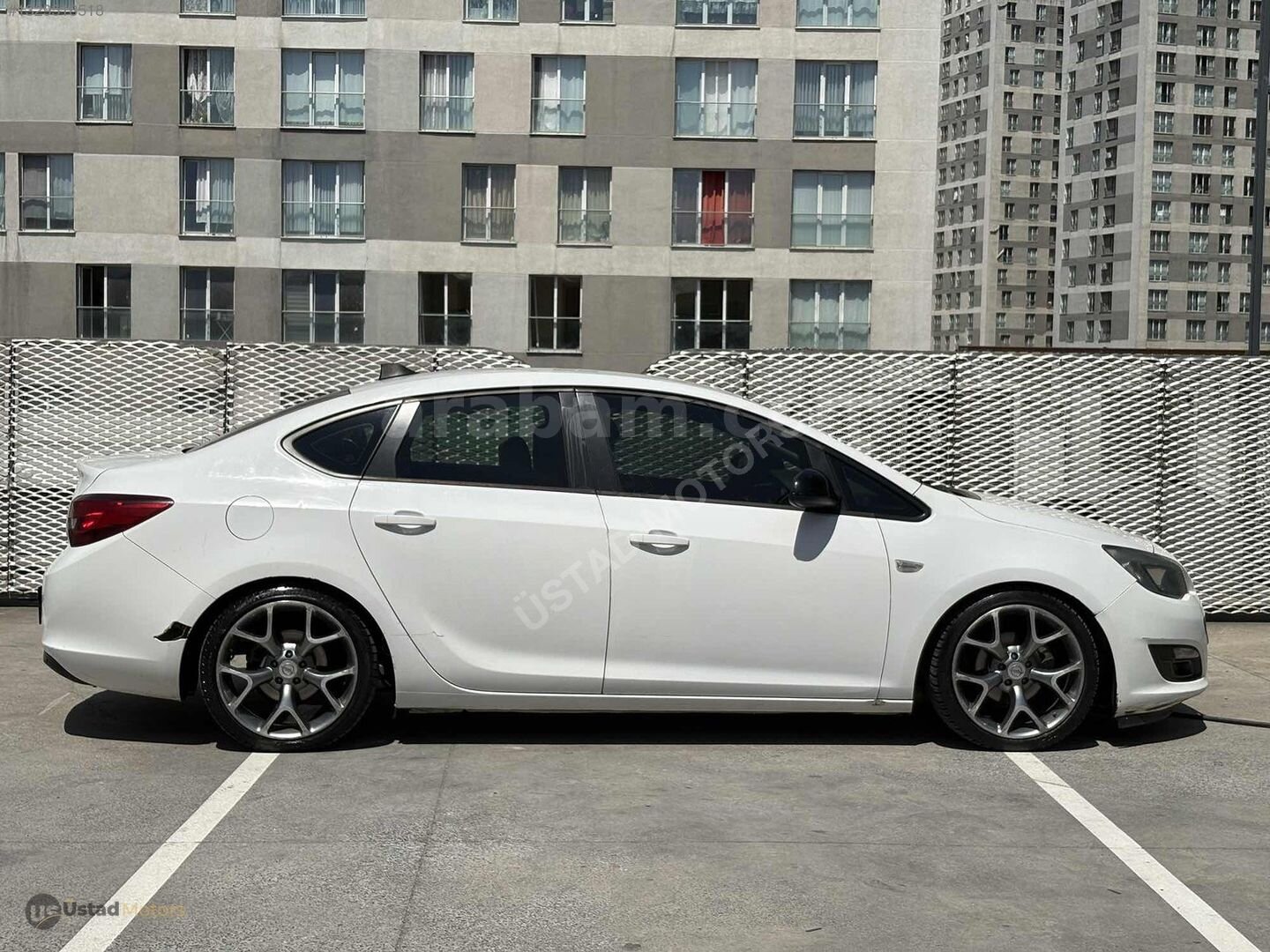 Galeriden Opel Astra 1.6 Edition 2015 Model İstanbul 154.000 km Beyaz 7