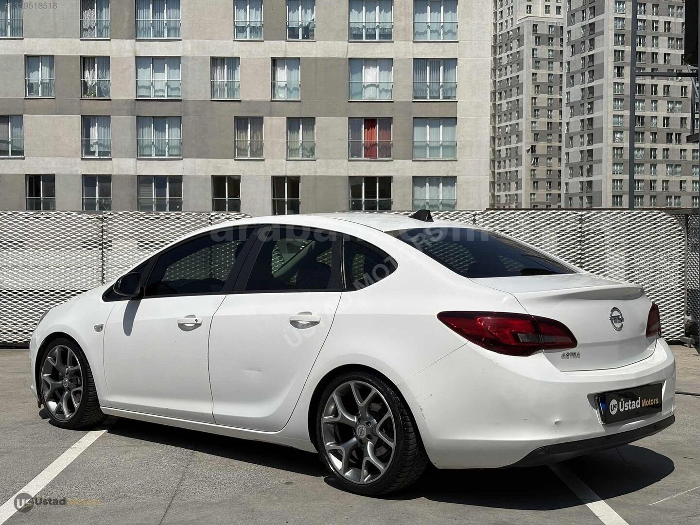 Galeriden Opel Astra 1.6 Edition 2015 Model İstanbul 154.000 km Beyaz 4