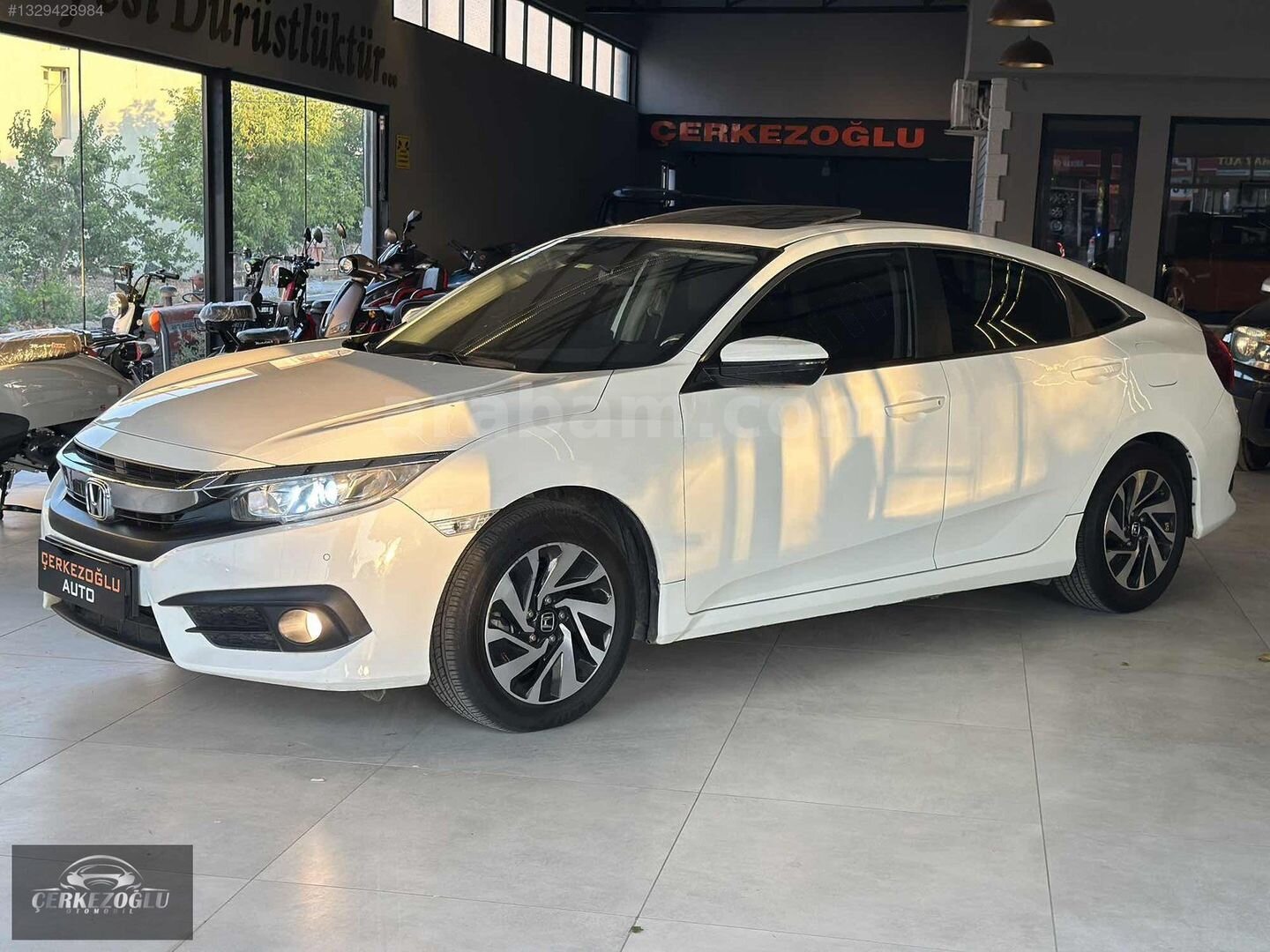 Galeriden Honda Civic 1.6i VTEC Eco Elegance 2017 Model Balıkesir 108.000 km Beyaz 3