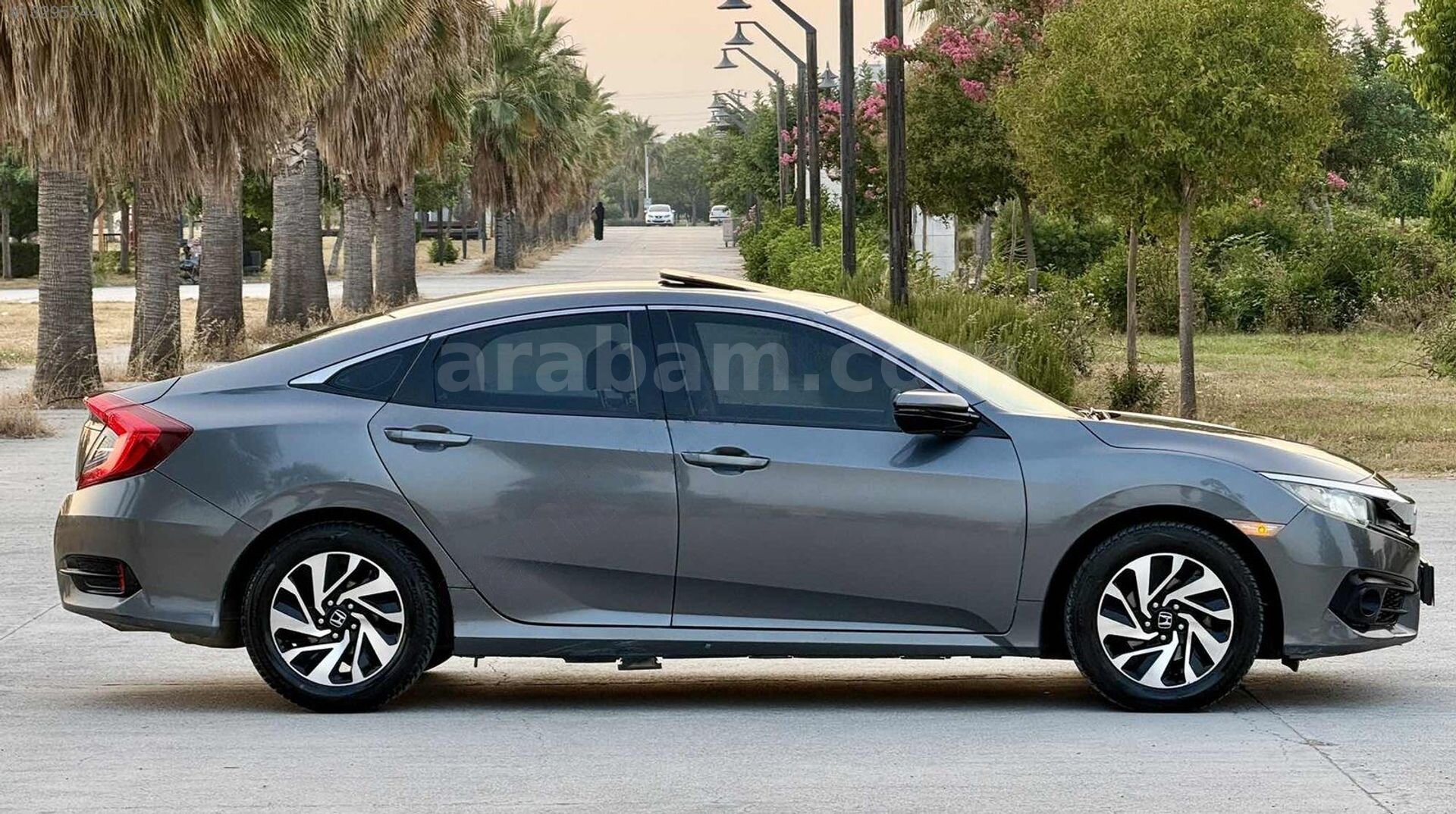Galeriden Honda Civic 1.6i VTEC Eco Elegance 2017 Model Mersin 143.000 km Füme 6