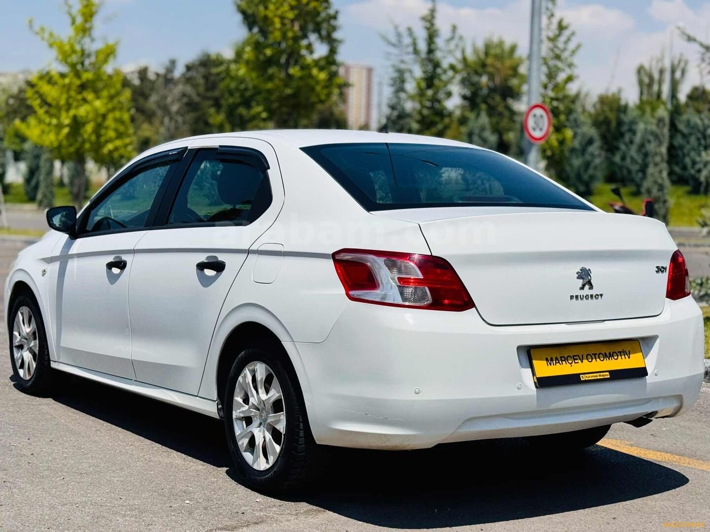 Galeriden Peugeot 301 1.2 VTi Access 2013 Model Ankara 105.500 km Beyaz 5