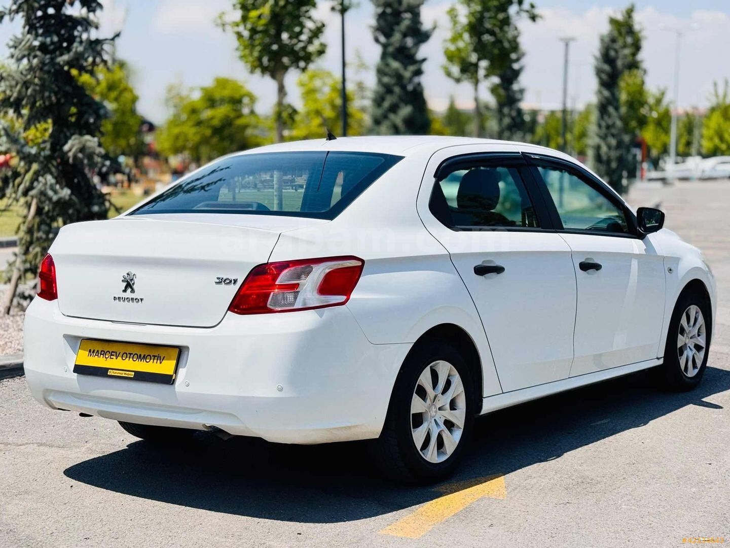 Galeriden Peugeot 301 1.2 VTi Access 2013 Model Ankara 105.500 km Beyaz 6