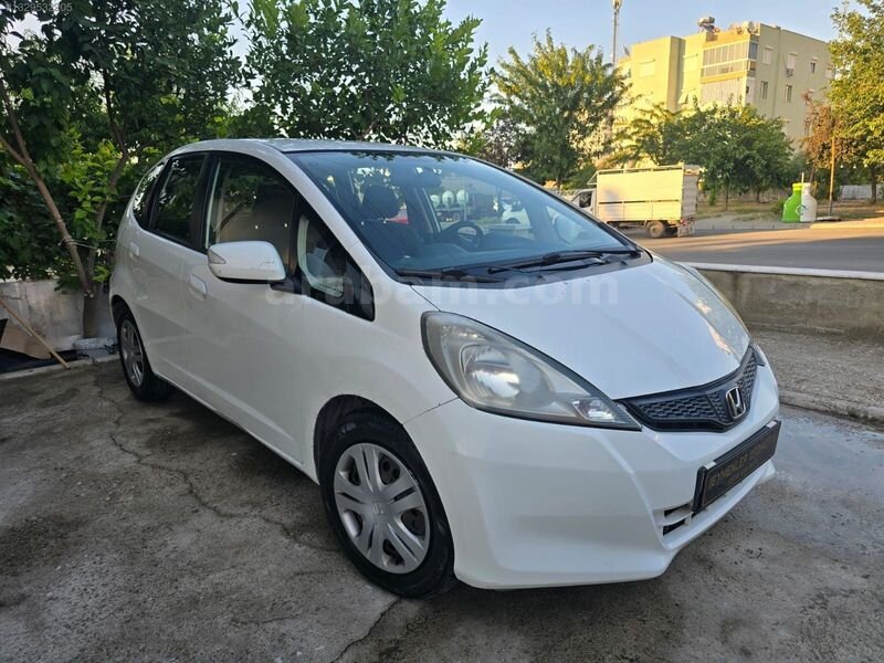 Galeriden Honda Jazz 1.4 Fun 2012 Model İzmir 181.000 km Beyaz