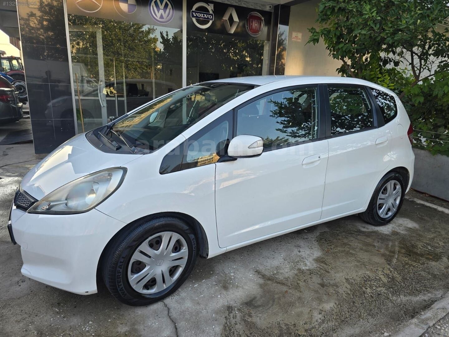 Galeriden Honda Jazz 1.4 Fun 2012 Model İzmir 181.000 km Beyaz 4